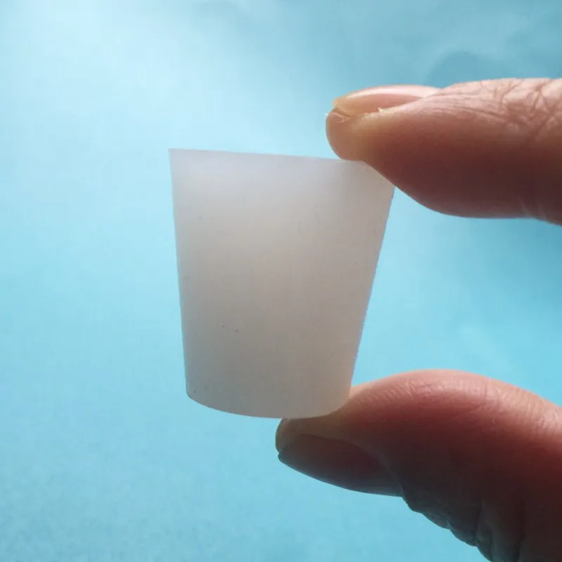 Silicone Stopper Single Hole Resist High Temperatures Corrosion Triangle Flask Small Test Tube Plug 10 Pcs |