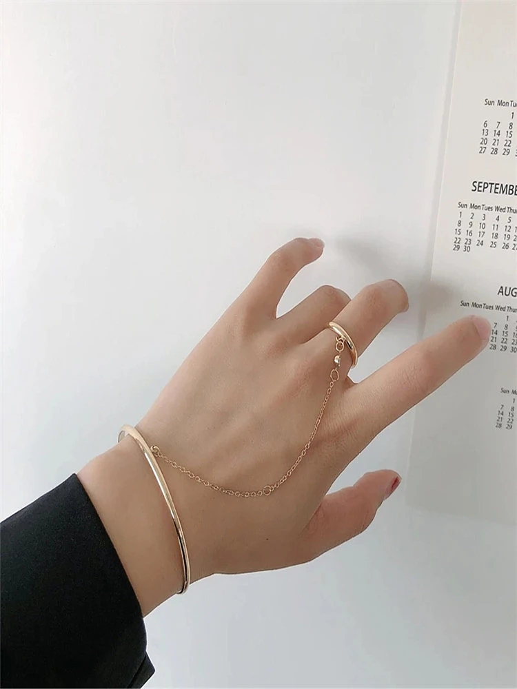 

2021 The new Female geometric bracelet One-piece back bracelet ring chain Ring chain long metal bracelet party for men and women