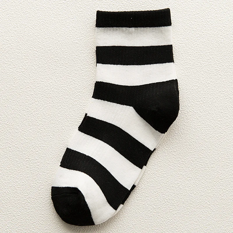 

Fashion Cute Japanese Cotton Striped Crew Socks Colorful Women Harajuku Designer Sock Black White Woman Socks