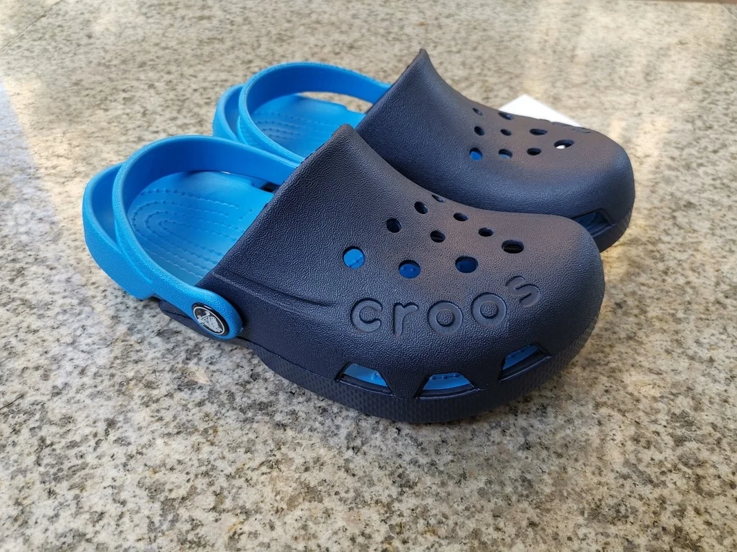 

Fashion Cartoon Slippers Beach Sandals Cro Hole Shoes Leisure Non-slip Wear Resistant Safety Material Color Matching Shoes Cool