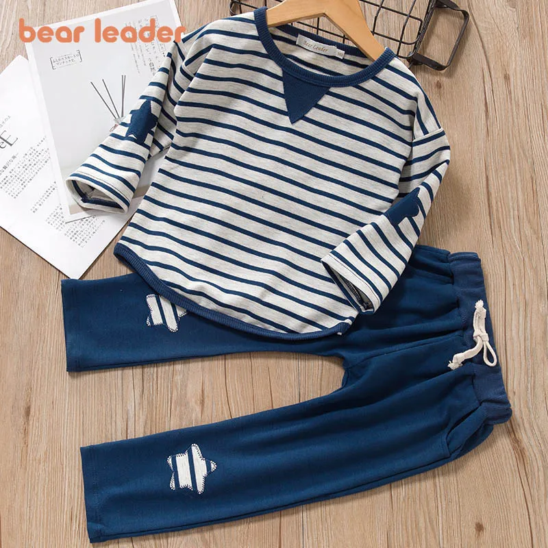 

Bear Leader Spring And Autumn Wave Dot Cartoon Bear Bag Fart Clothes For Men And Women Baby Outing One-Piece Romper To Send Hat