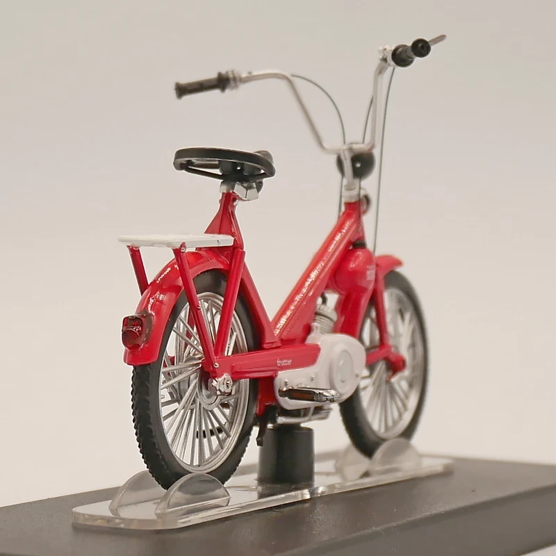 Автоматическая модель Inn 1:18 moto rcycle MOTO GUZZI TROTTER VIP| |