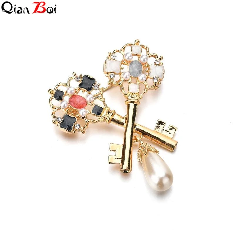 QianBei кристалл эмаль лацкан булавка Металл двойной ключ жемчуг броши платье шарф