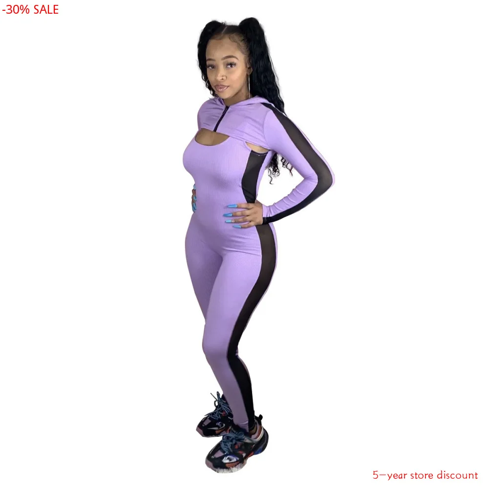 Женский комплект из двух предметов короткий топ с капюшоном и длинным рукавом