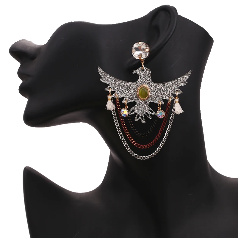 Женские полимерные серьги с кисточками орлом подвеска на ухо эффектные