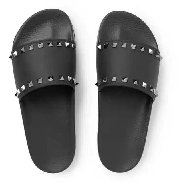 

Men's Flat Sandals Rivet Black Slippers Slippers Couple Beach Sandals