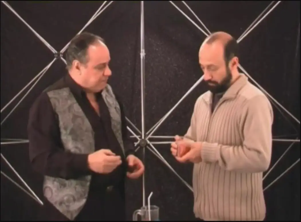 

2021 The Perfect Aspiring by Daniel Raley - Magic tricks