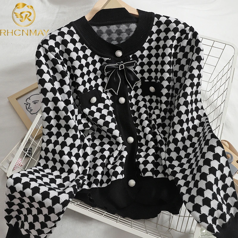 

Модная Осенняя Женская одежда, однобортный укороченный свитер из твида с круглым вырезом и жемчужными пуговицами, кардиган с бантом, вязаны...