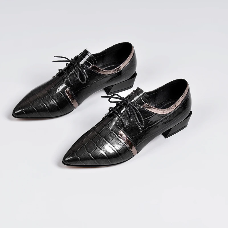 

ISNOM Embossed Leather Flats Women Lace Up Casual Shoes Women Summer Flats 3 CM Heels Office Shoes