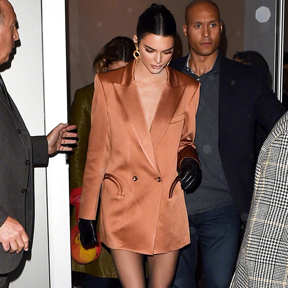 Модный женский пикантный блейзер с длинными рукавами и карманами облегающие