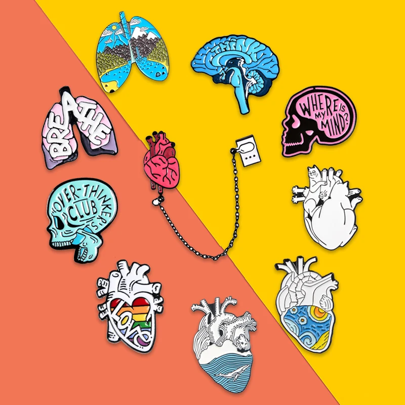 Эмалевая брошь на булавке в виде радужного сердца мозга печени легких органов