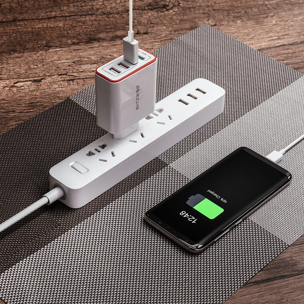BlitzWolf 4 порта QC3.0 Быстрая зарядка ЕС штекер светодиодный светильник 30 Вт 2.4A USB дорожное настенное зарядное устройство Power3S для iPhone Android для N-Swich