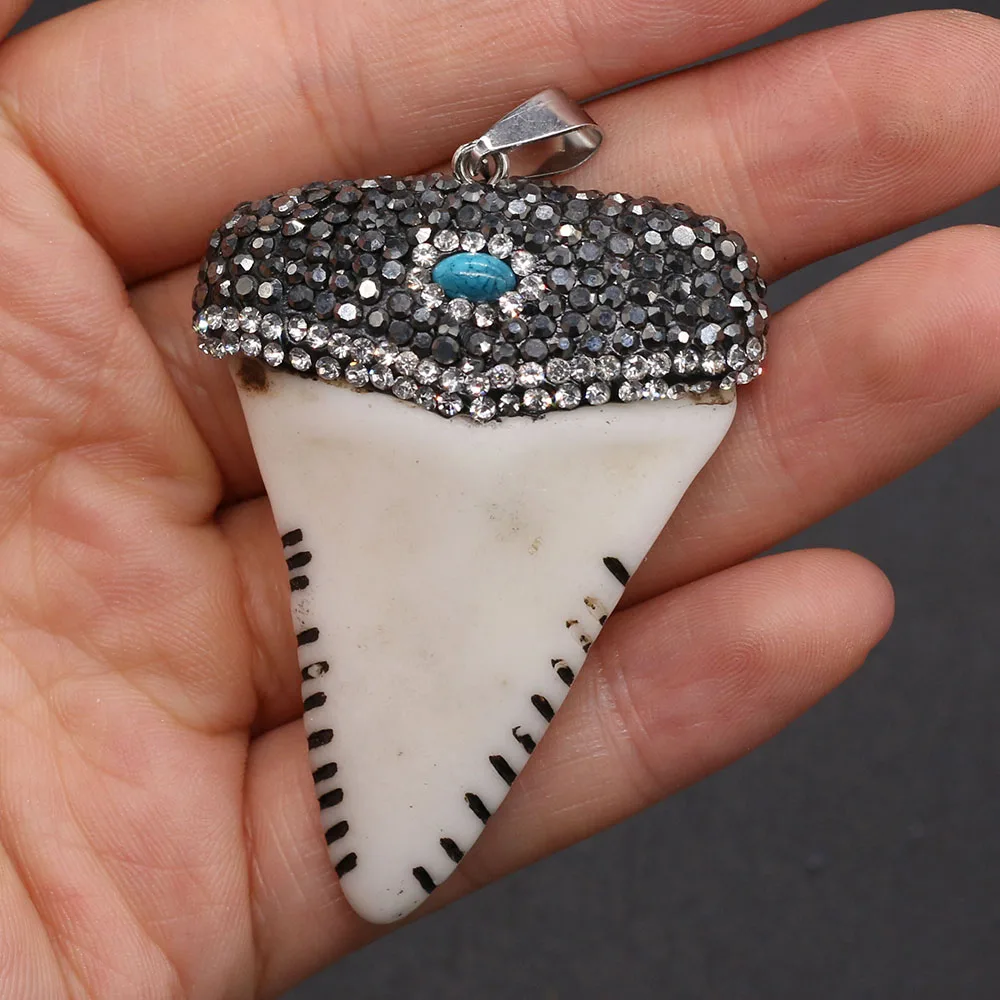 

Triangle Cow Bone Charm Pendant for Women Gifts Jewelry Making DIY Bracelet Earring Necklace Accessories Size 40x55mm