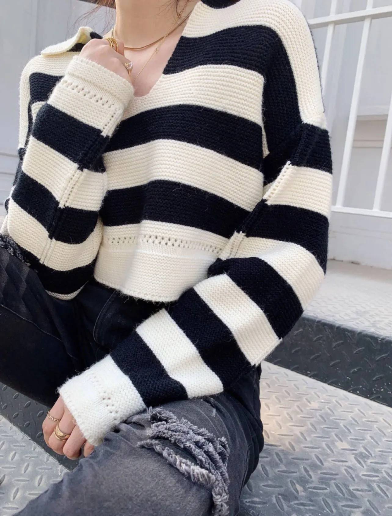 

Женский трикотажный топ с U-образным вырезом, в полоску