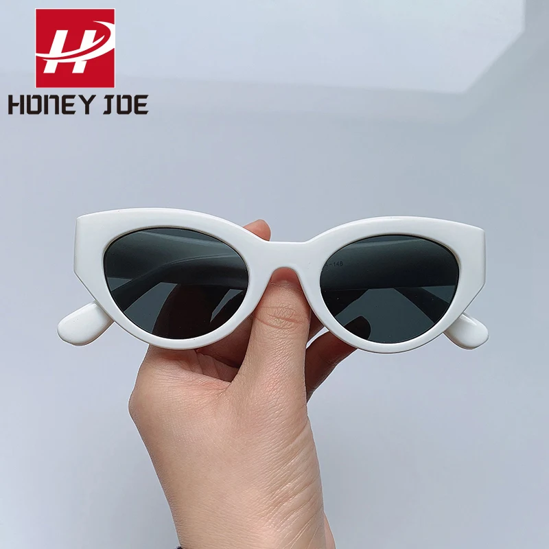 

Очки солнцезащитные унисекс, винтажные модные солнечные очки «кошачий глаз» в треугольной оправе с декоративным узором, UV400