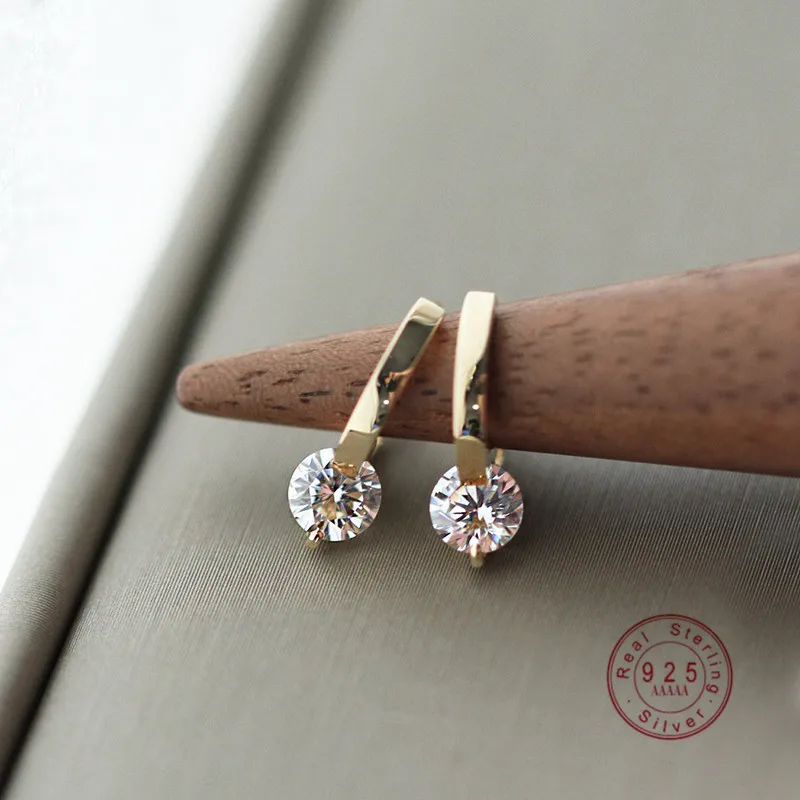 

HI MAN Shiny Single Zircon Earring 925 Sterling Silver Elegant Glossy Ear Buckles for Women Wedding Jewelry Accessories