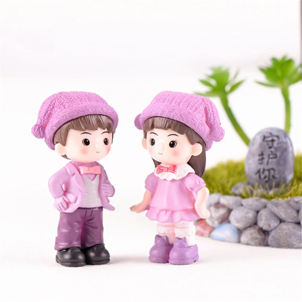 

Couple With Hat Resin Miniature Figurine Fairy Garden Decor Micro Landscape