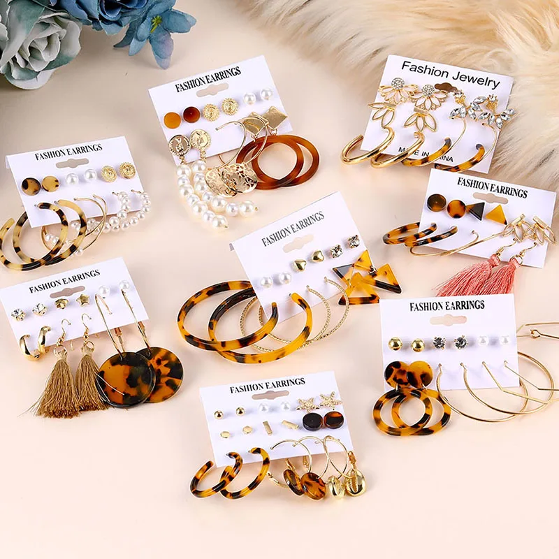 Женские серьги-гвоздики с геометрическим рисунком | Украшения и аксессуары