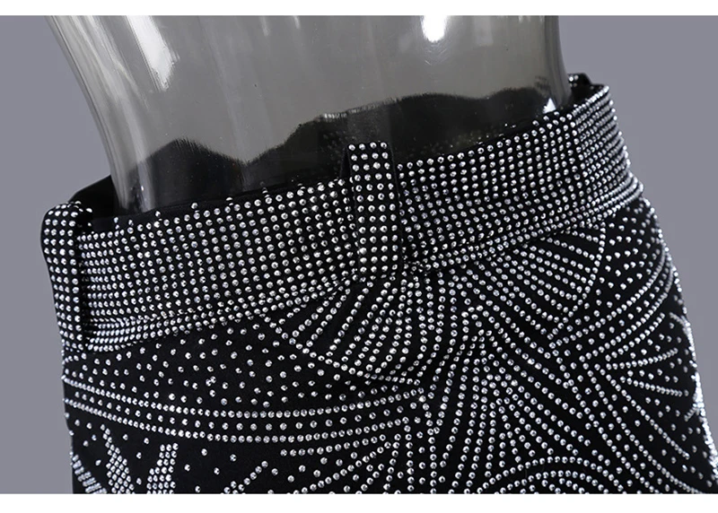 

[EAM] Women Black Rivet Spliced Wide Leg Shorts New High Waist Loose Fit Trousers Fashion Tide Spring Summer 2021 1DE0423