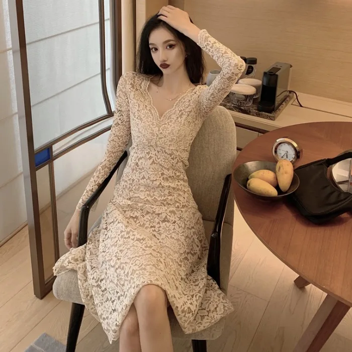 

New Autumn Temperament Solid Color V-neck Long French Lace Dress Restoring Ancient Ways