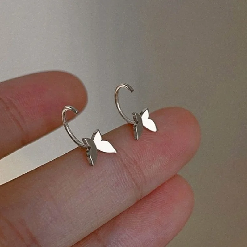 2021 минималистичные посеребренные мини маленькие серьги-гвоздики в виде бабочки