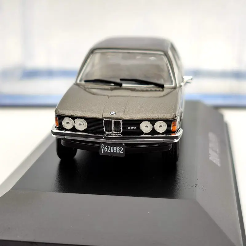 IXO 1:43 для B ~ W 320 модель серого литья под давлением ограниченная серия коллекция