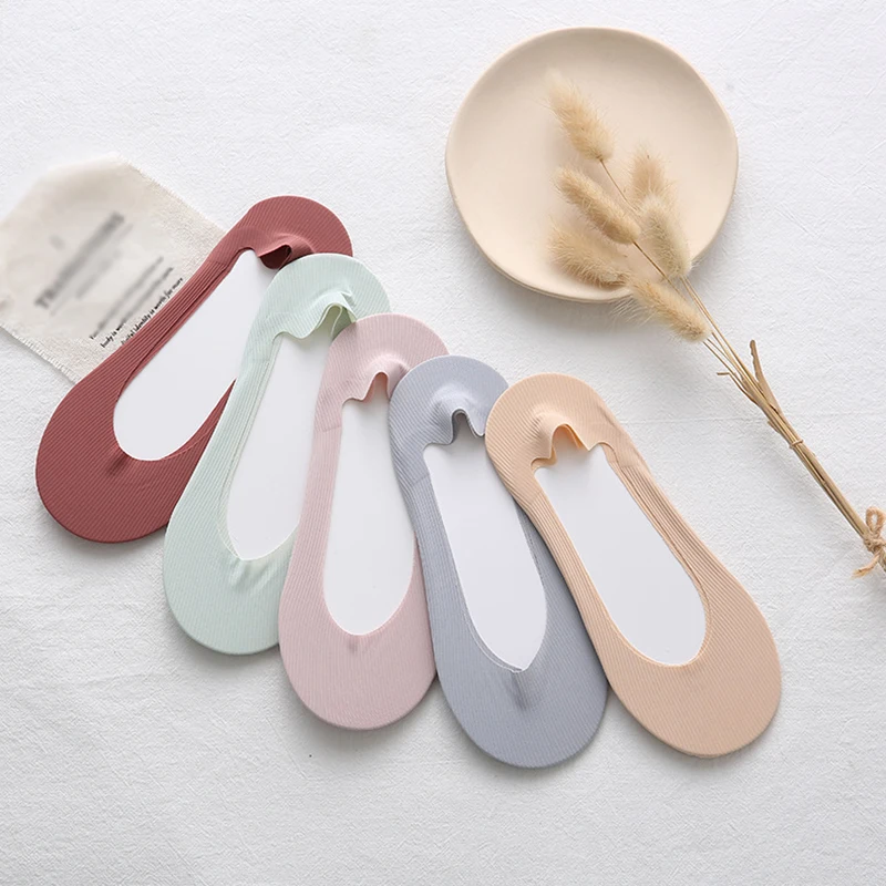 

2021 New Thin Boat Socks Summer Silicone Antiskid Ice Silk Socks Solid Hosiery Invisible Socks Ladies Seamless Women Boat Socks