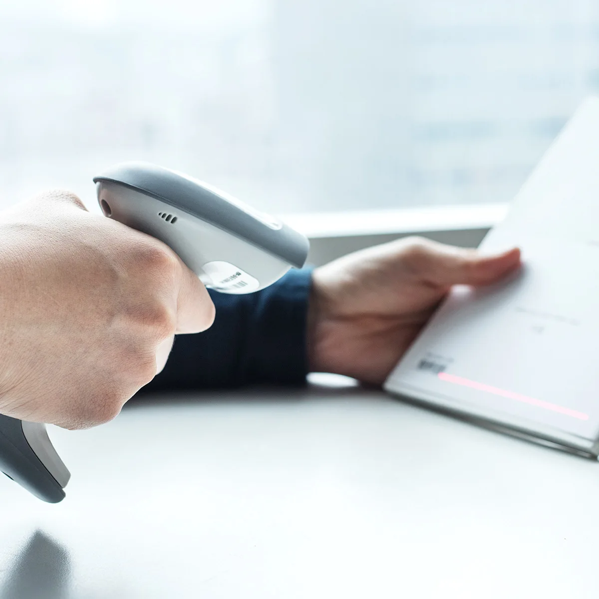 Сканер штрих кода 14881 одномерный беспроводной лазерный ручной сканер с ручным