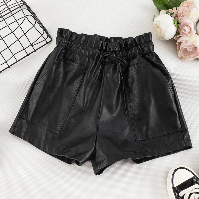 Женские однотонные шорты HELIAR эластичные из искусственной кожи с высокой талией и