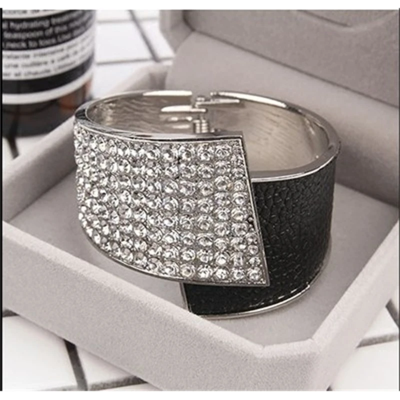 

Japanese and Korean Fashion Bracelet Women's Korean Style Rhinestone Leather Bracelet European and American Exaggerated Bracelet