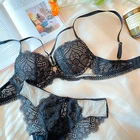 Сексуальное женское белье французский платье с вырезом на спинке для украшенный бюстгальтер и трусики нижнего белья бюстгалтеров с эффектом Push Up нижнее Для женщин, близко расположены чашечки, тонкие плотные комплекты бюстгальтеров