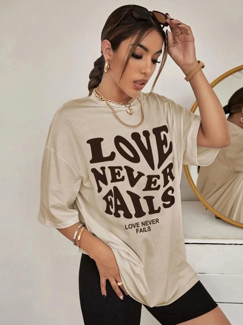 

Женская Винтажная футболка с надписью Love Never Fails, в стиле панк