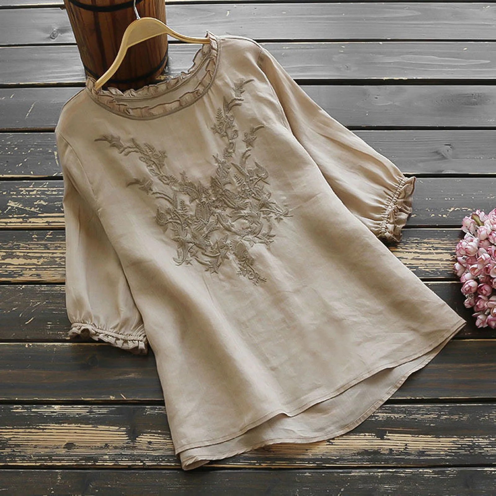 

Женская хлопковая блузка с вышивкой, круглым вырезом и коротким рукавом