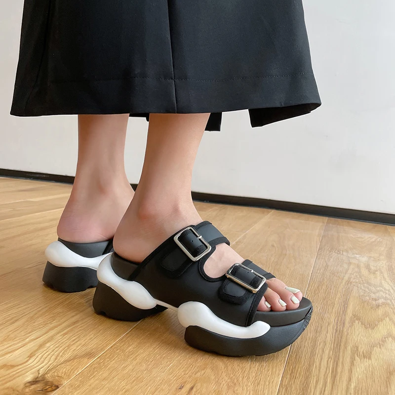 

Women summer slippers plus size 22-26cm Silk cowhide modern slippers outdoor Buckle decoration Black and white slippers women