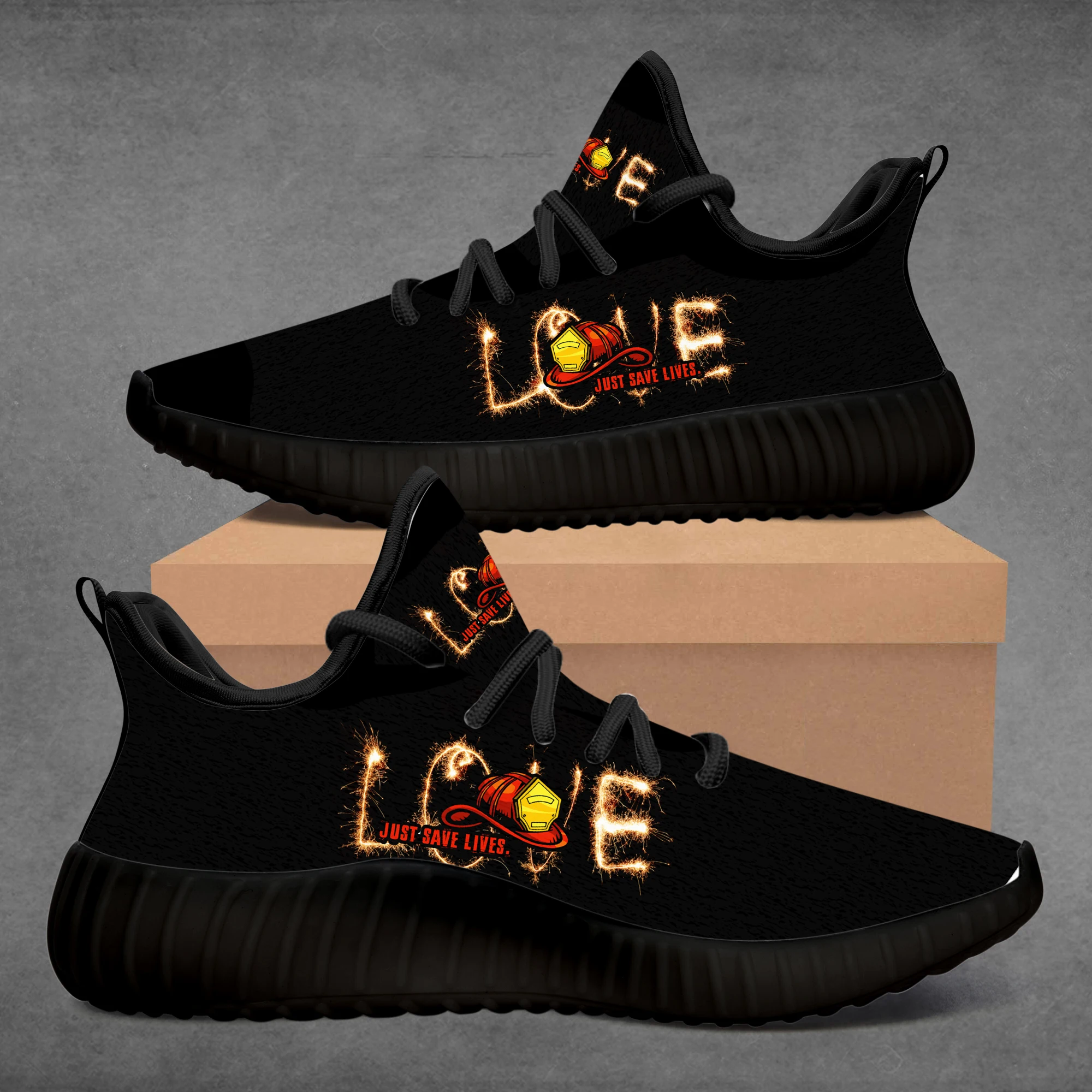 

Custom Black Sneaker Running Shoes Love Logo Sports Shoe