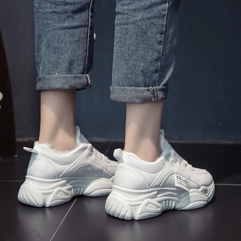 Новинка модные белые кроссовки Вулканизированная обувь для женщин сетчатые