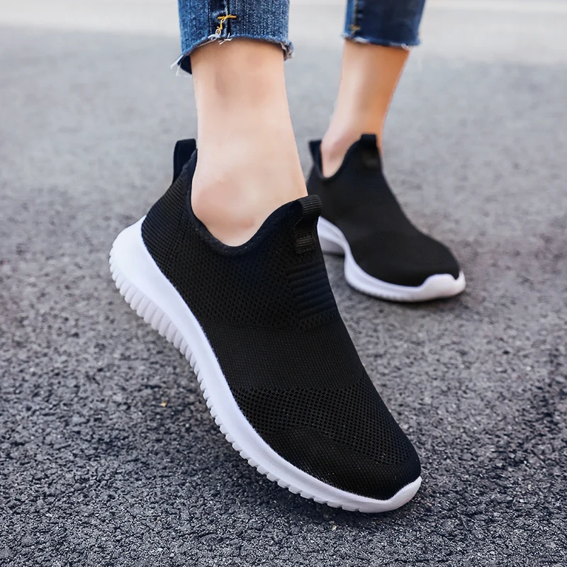 

2021 Spring Men Shoes Slip On Casual Shoes Lightweight Comfortable Breathable Couple Walking Sneakers Feminino Zapatos Hombre 48