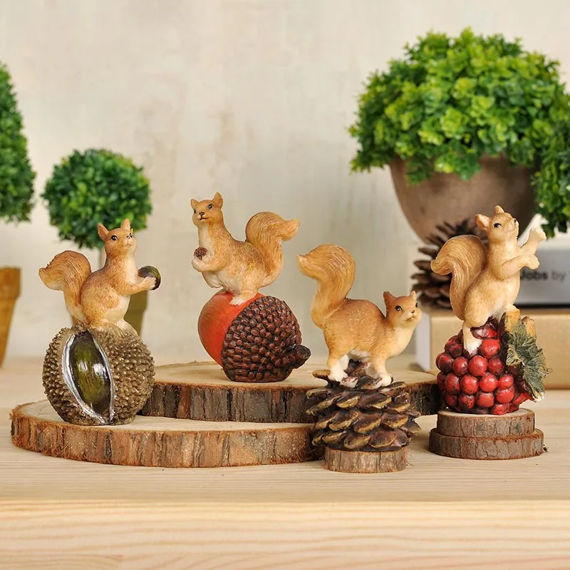 

Modern American Country Cute Squirrel Stepping on Nut Resin Figurines For Bedroom Living Room Study Room TV Cabinet Wine Cabinet