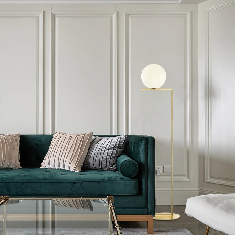 Высокий металлический светодиодный светильник золотистый белый напольный в