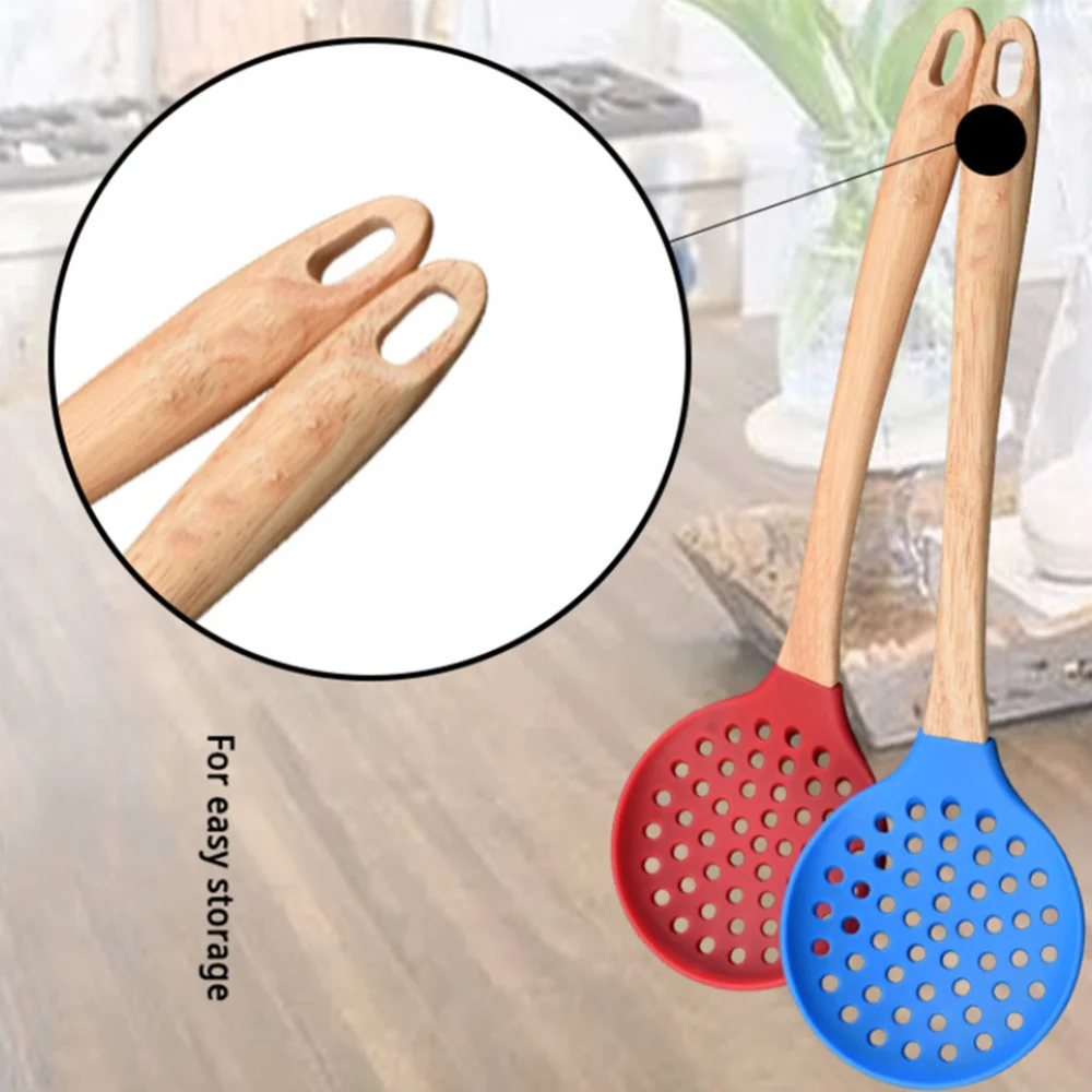 

Silicone Skimmer Wood Handle Heat Resistant Slotted Spoon Food Serving Ladle Frying Strainer Kitchen Utensil for Home Restaurant