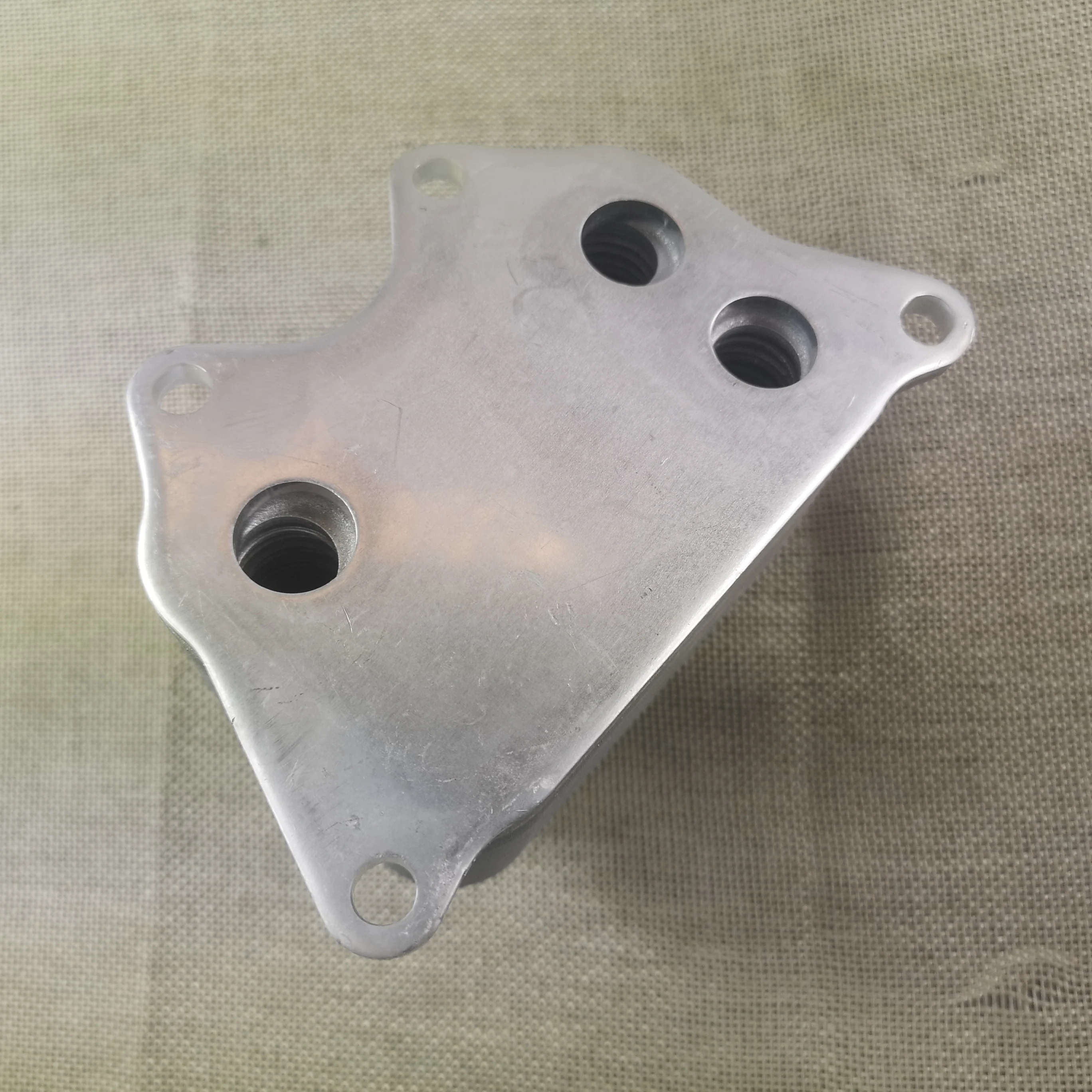 Масляный радиатор двигателя A3 A4 ALLROAD A5 A6 Q3 VW BEETLE 06J 117 021J / 021D 021P 06J117021D 06J117021J|cooler