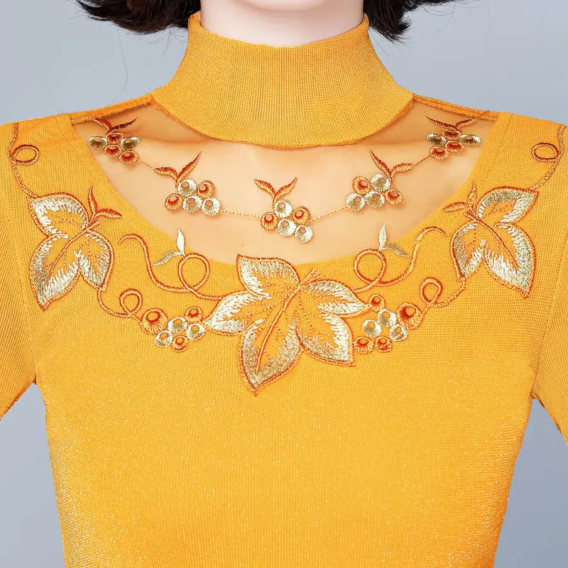

Autumn Winter New Women Fashion Velvet Thick Shirts Casual Women Blouse Embroidery Lace Shirt Women Bottoming Tops W953