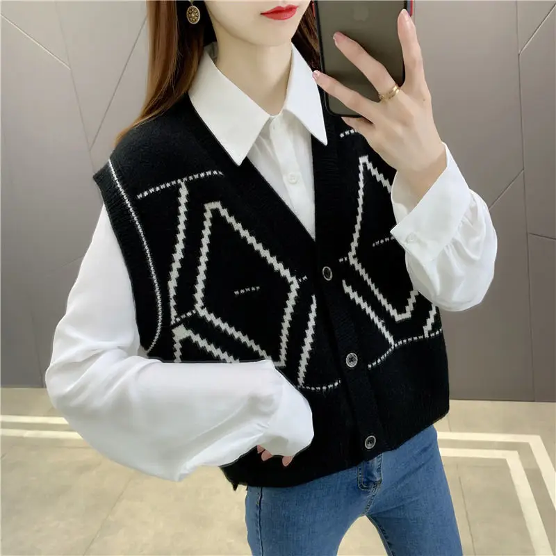 

2021 Boutique Fashion Women 's Sweater Black and White Diamond Lattice Vest Thickened Knitting Cardigan Top