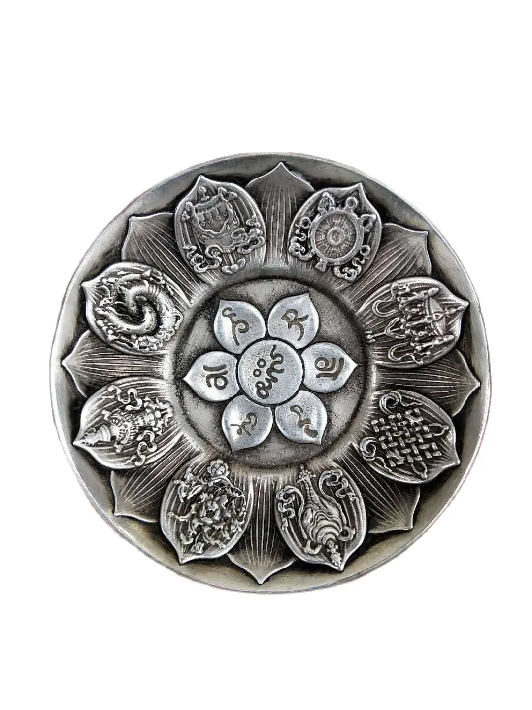 

Collection of Chinese Tibetan Silver Buddhist Eight Treasures Sanskrit Lotus Plate Small ornaments