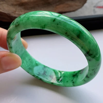 

Zheru Jewelry Natural Burmese Jade 54mm-64mm Green Two-tone Bracelet Elegant Princess Jewelry Best Gift for Mother and Girlfrien
