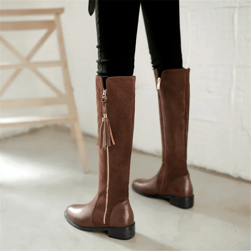 Замшевые Сапоги до колена с бахромой женская зимняя обувь на низком каблуке