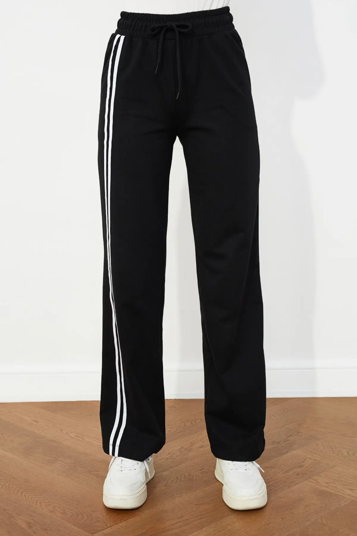 

Trendyol Knitted Ribbon Tracksuit Set TWOSS21EM0017