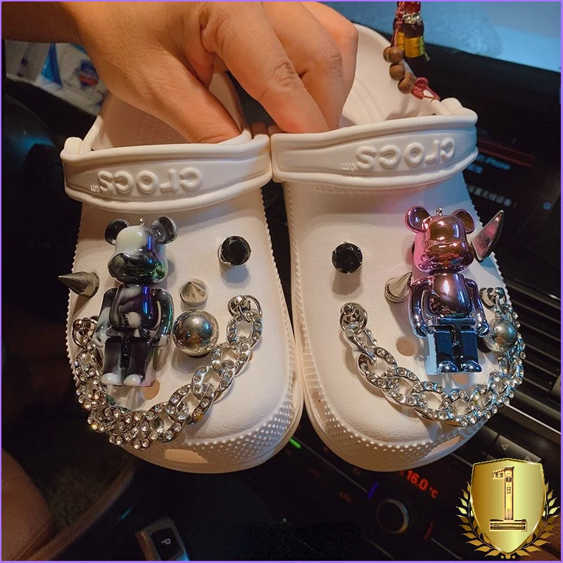 Brand Bear Rivet Croc Charms Designer DIY Punk Chain Shoe Decoration Charm for Croc Jibb Clogs Kids Boys Women Girls Gifts