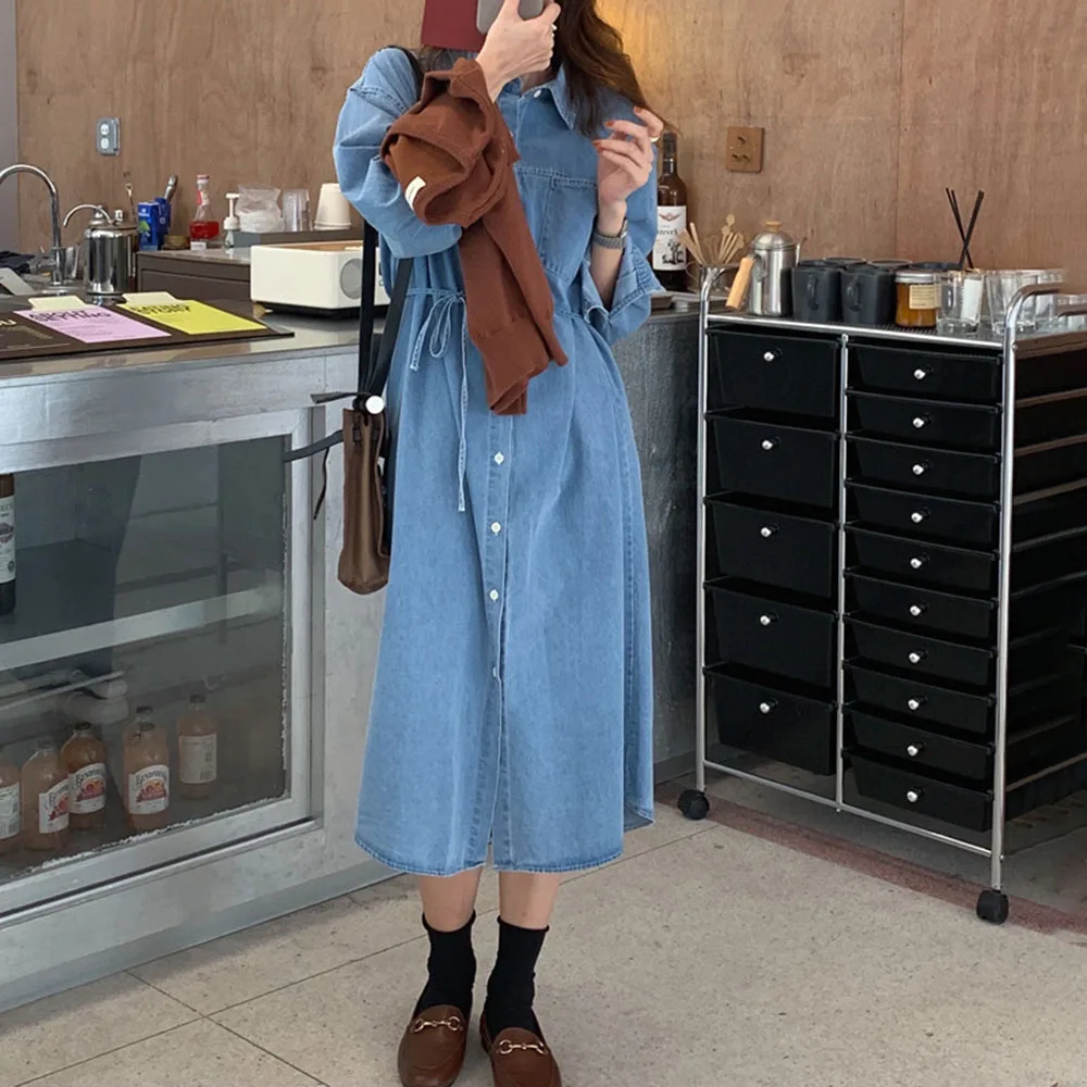 

Женское джинсовое платье с длинным рукавом, однотонное повседневное свободное однобортное платье из денима в Корейском стиле на завязках с...