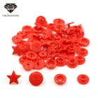 В общей сложности 20 блоков Кам звезда Форма T5 пластиковые кнопки Человек-паук, одежда для малышей Аксессуары для Глянцевая кнопки 